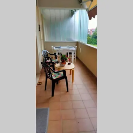 Apartment Con Ampio Terrazzo